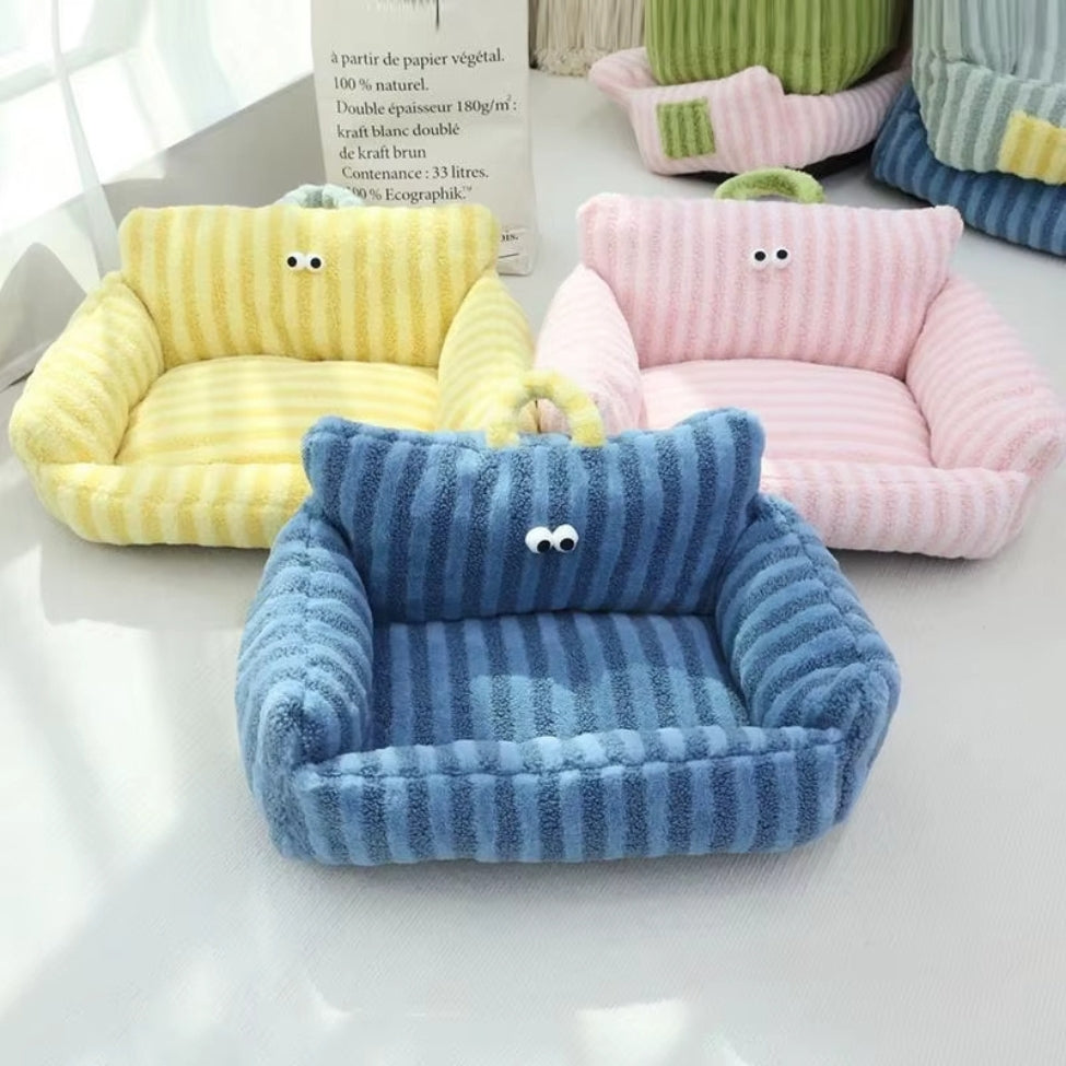 Canapé chien Bombay décliné en jaune, rose et bleu, design coloré et moderne
