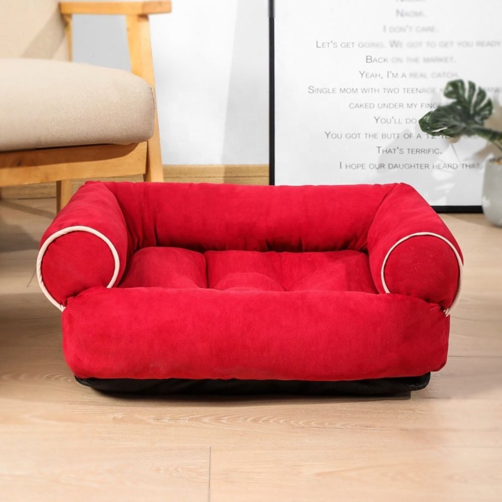 Canapé chien rouge en velours doux, idéal pour un repos confortable et douillet