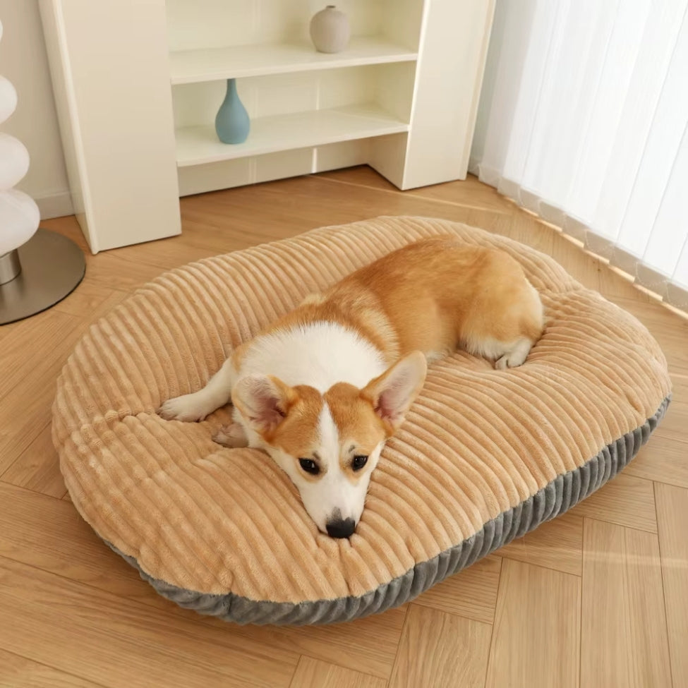 Coussin chien déhoussable réversible, corgi installé sur l'une des deux faces