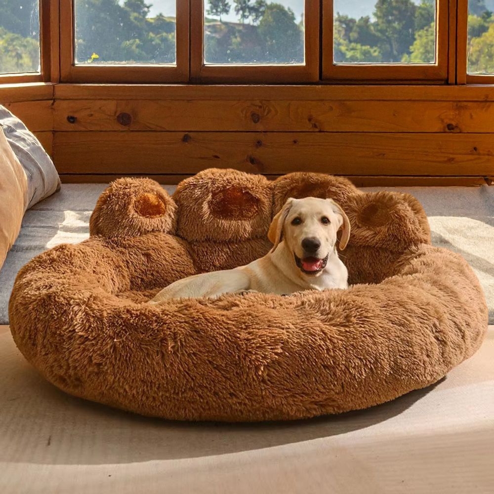 Panier pour chien marron avec labrador, ambiance chalet chaleureuse