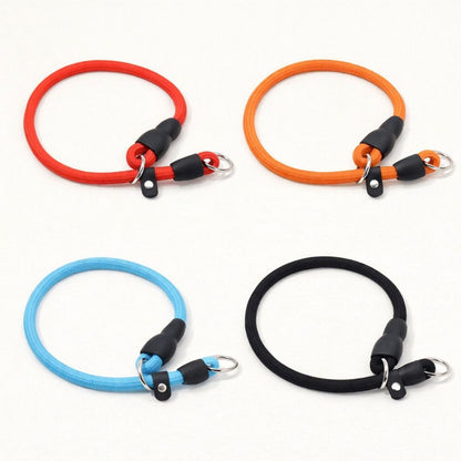 Collier en corde pour chien disponible en bleu, rouge, orange et noir