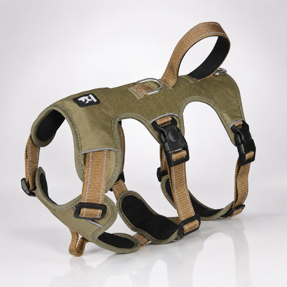 Harnais pour chiens kaki avec poignée dorsale et sangles réfléchissantes, sur fond studio