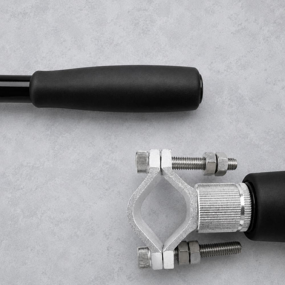 détail de la laisse pour velo chien avec système de fixation métallique 