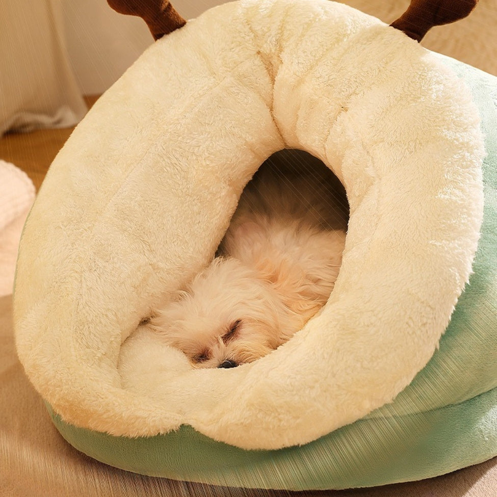 Maisonnette chien douce et chaude, refuge parfait pour un bichon