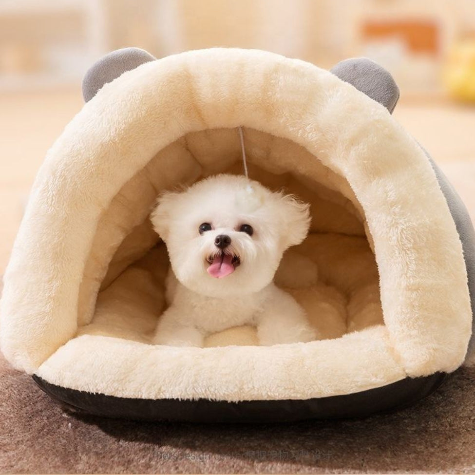 Bichon installé confortablement dans la niche chien intérieur Youppy