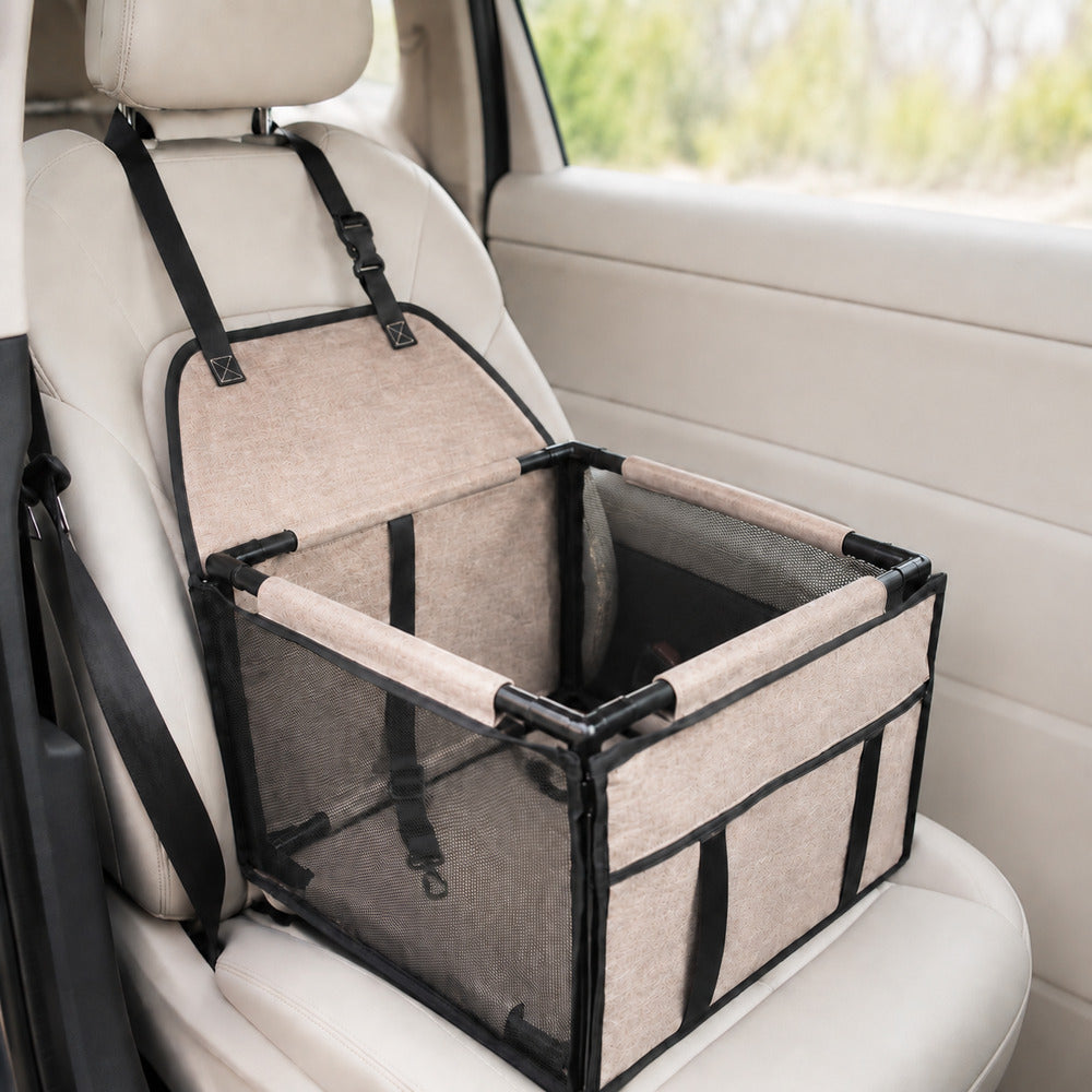 Panier chien voiture beige installé avec parois en maille