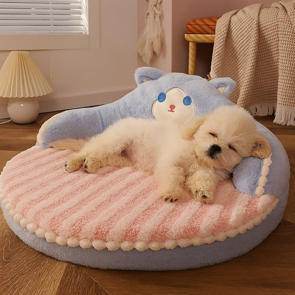 bébé bichon fait des rêves sur son matelas chien douillet